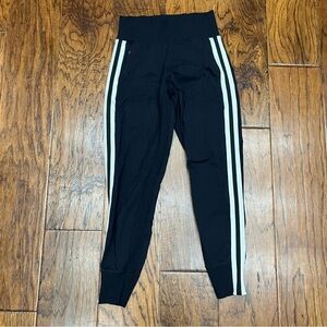 Athleta women’s Venice side stripe joggers